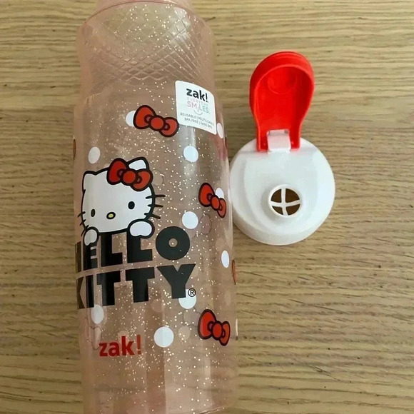 🆕 Hello Kitty® Glitter Water Bottle 30oz🆕 - Picture 6 of 7
